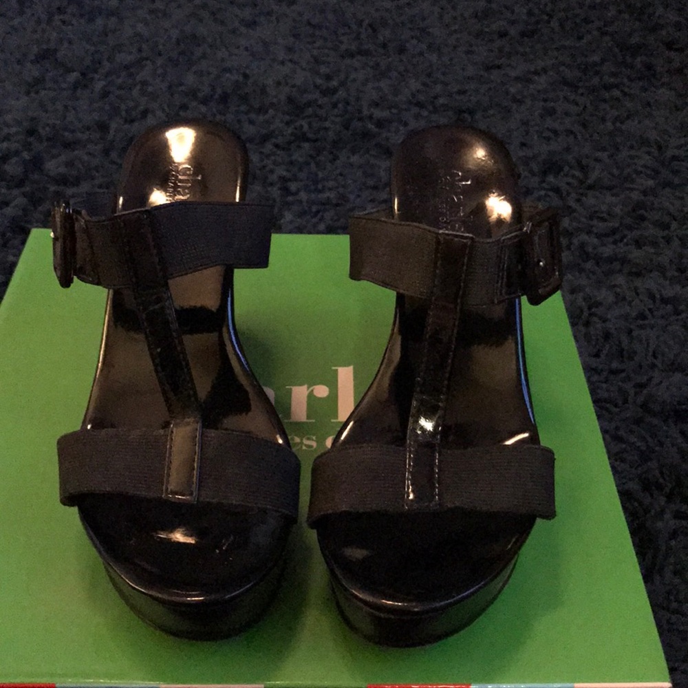 Super Comfortable Black Wedges